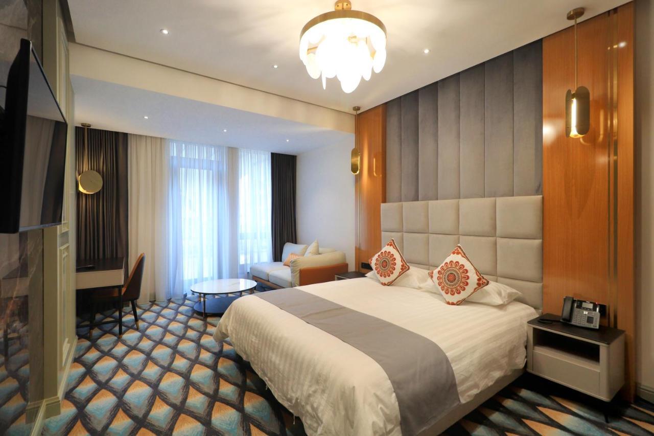 The Rumi Hotel & Residences Duşanbe Dış mekan fotoğraf